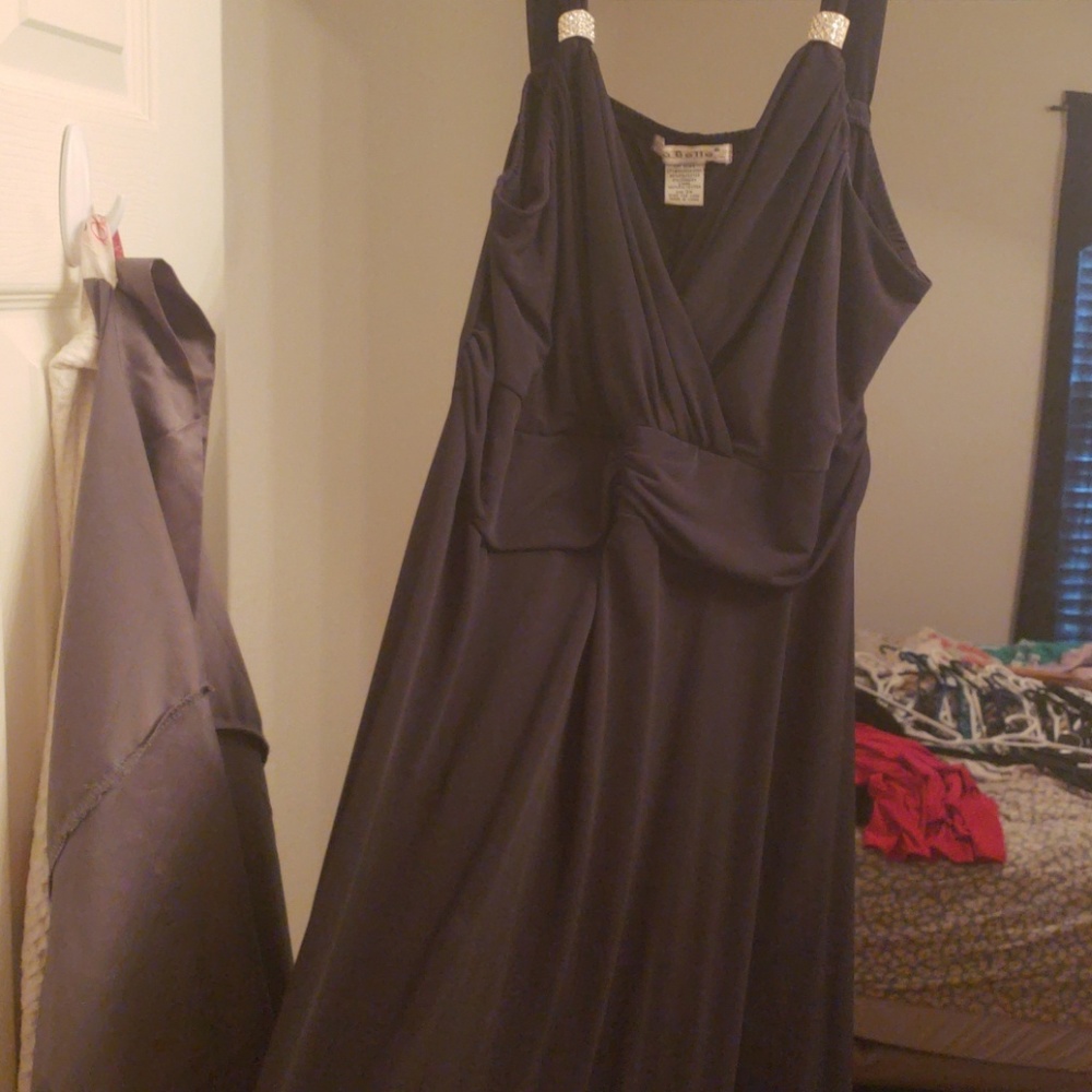 Gorgeous black formal calf length dress